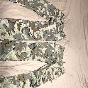KUIU pants 30S Attack and Kutana